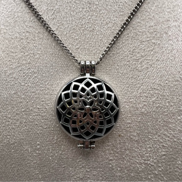 Silver Tone Essential Oil Diffuser Locket - Picture 2 of 10